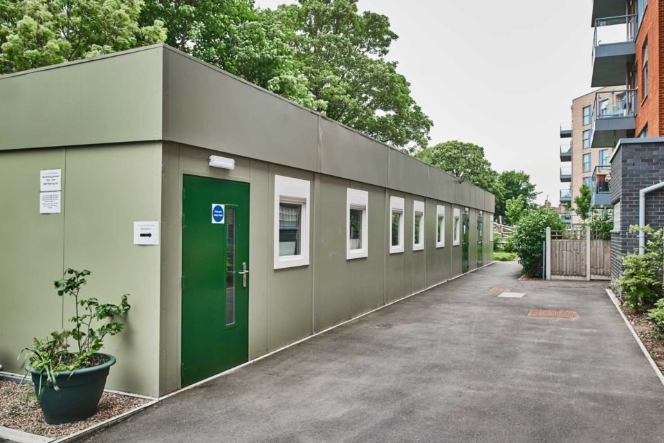 (3 bay) compliant modular building