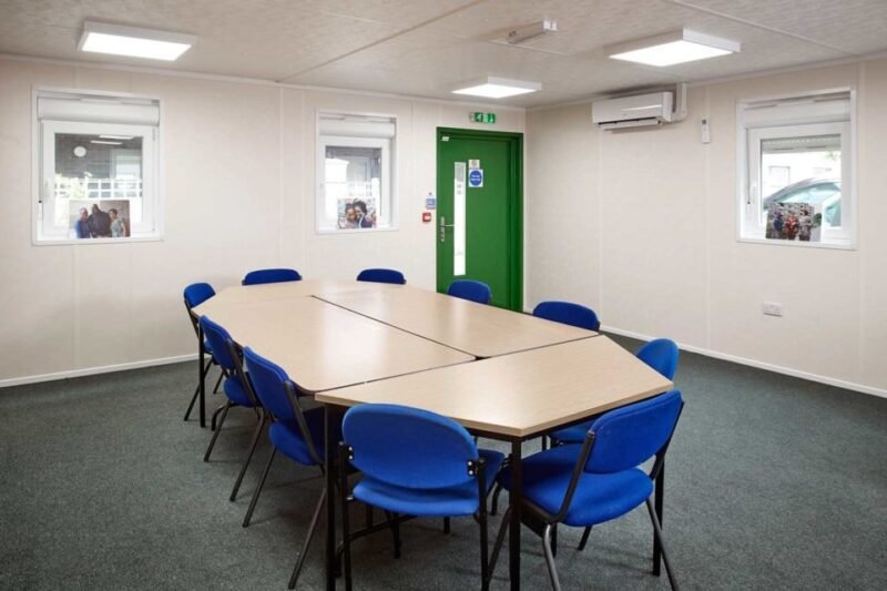 (3 bay) compliant modular building
