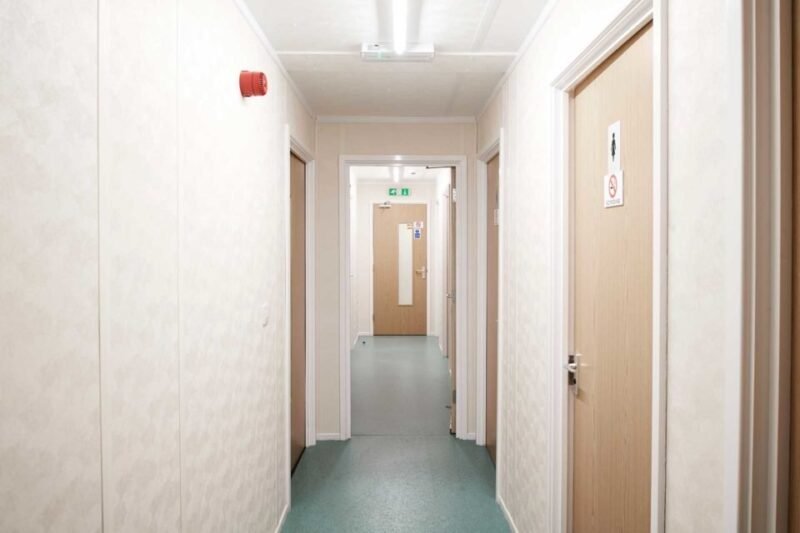 (3 bay) compliant modular building