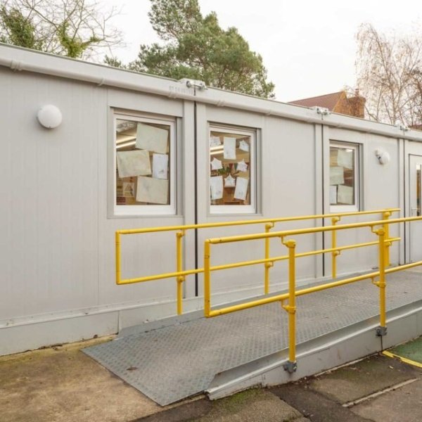 (6 bay) euro modular building