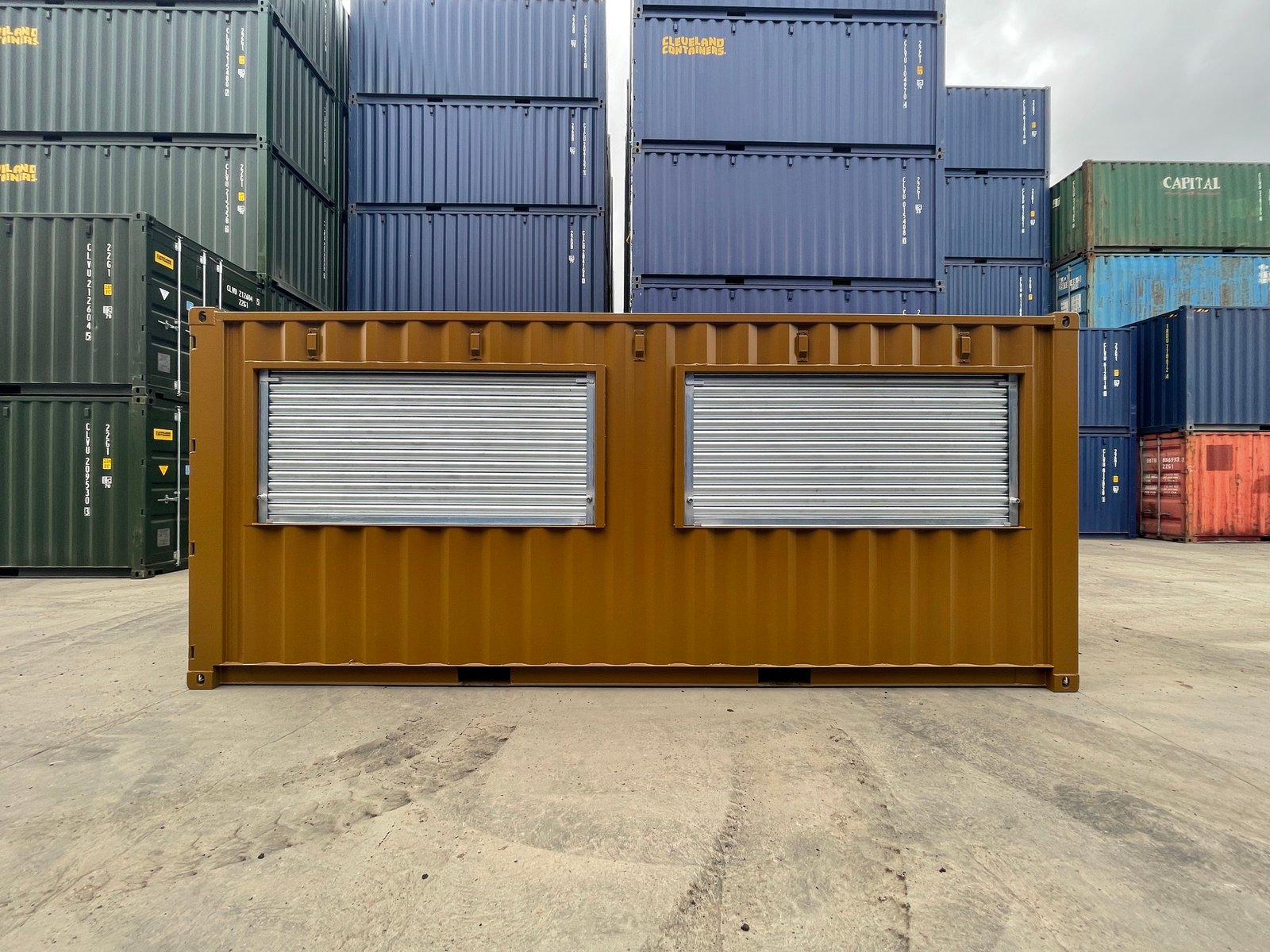 20ft converted container bar – fully customised outdoor serving unit
