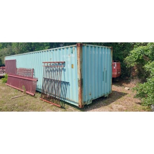 Watertight 40ft Shipping Container – Extra Space for Storage.